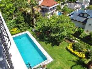 GÜNEY CEPHELİ HAVUZLU B TİPİ VİLLA