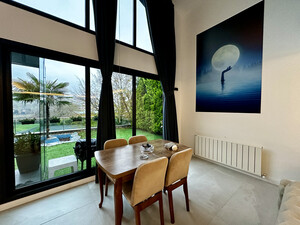 BEYKOZ HAVUZLU SATILIK VİLLA