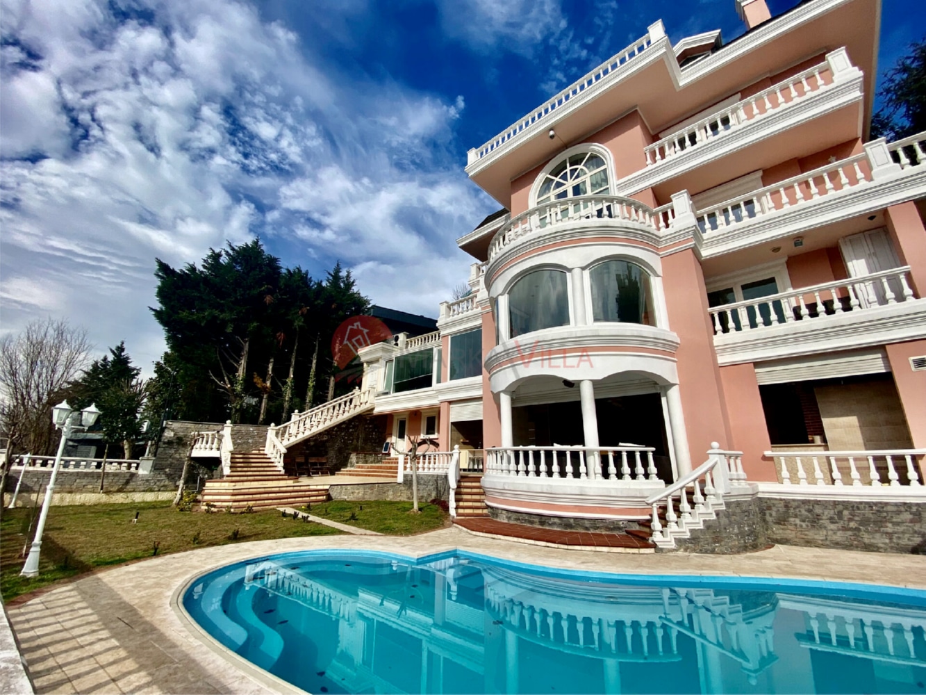 ACARKENT' DE YÜKSEK KONUMLU KİRALIK VİLLA