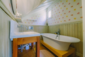 KANLICADA SATILIK KÖŞK