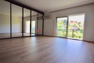 Havuzlu düz girişli C tipi Villa