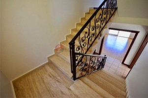 Havuzlu düz girişli C tipi Villa