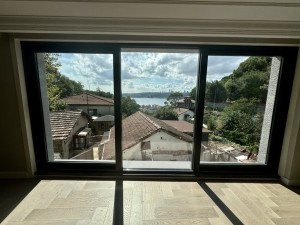 KAVACIK' TA BOĞAZ GÖREN YENİ YAPILMIŞ SATILIK VİLLA