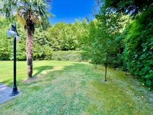 ACARKENT' DE BÜYÜK BAHÇELİ SATILIK VİLLA