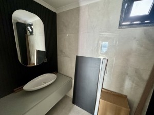 KAVACIK' TA BOĞAZ GÖREN YENİ YAPILMIŞ SATILIK VİLLA