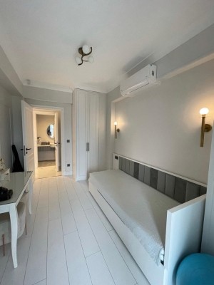 RİVA' DA SİTE İÇİNDE SATILIK YENİLENMİŞ VİLLA