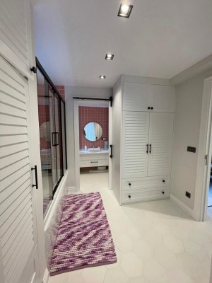 RİVA' DA SİTE İÇİNDE SATILIK YENİLENMİŞ VİLLA