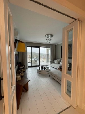 RİVA' DA SİTE İÇİNDE SATILIK YENİLENMİŞ VİLLA