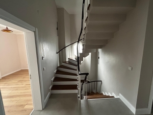 HİDİV EVLERİ SİTESİ SATILIK SIFIR YAPILI TRİPLEX VİLLA