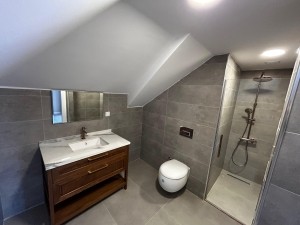 HİDİV EVLERİ SİTESİ SATILIK SIFIR YAPILI TRİPLEX VİLLA