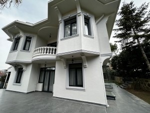 HİDİV EVLERİ SİTESİ SATILIK SIFIR YAPILI TRİPLEX VİLLA