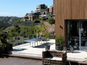 Modern görünümlü havuzlu villa
