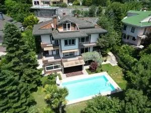 Acarkent Yüksek Konumlu ve Geniş Bahçeli Kiralık Villa