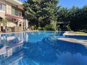 ACARKENT'DE BÜYÜK BAHÇELİ EŞYALI MÜSTAKİL KİRALIK VİLLA