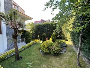 ACARKENT'DE BÜYÜK BAHÇELİ EŞYALI MÜSTAKİL KİRALIK VİLLA