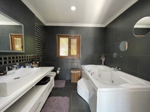 ACARKENT'DE BÜYÜK BAHÇELİ EŞYALI MÜSTAKİL KİRALIK VİLLA