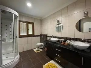 ACARKENT'DE BÜYÜK BAHÇELİ EŞYALI MÜSTAKİL SATILIK VİLLA