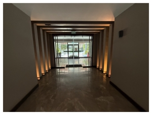 MERKEZİ KONUMDA SATILIK 4+1 LÜKS DAİRE KONFOR VE ŞIKLIK BİR ARADA