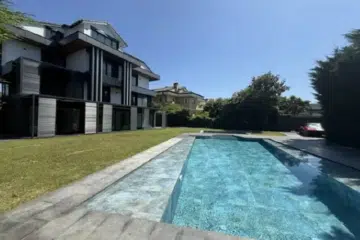 Havuzlu Modern Villa