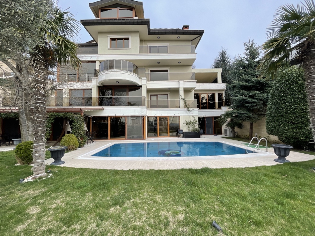 ACARKENT' DE DÜZ GİRİŞLİ SATILIK B TİPİ VİLLA