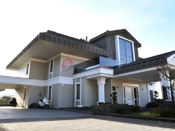 Gri renkli villa