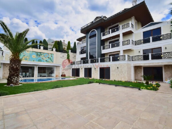 havuzlu ultra lüks villa