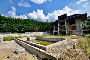 ACARKENT'DE SATILIK büyük bahçeli natamam villa 5