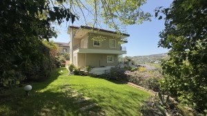 Acarkent'te Koru içinde Havuzlu 7+2 Villa