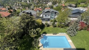 Acarkent'te Koru içinde Havuzlu 7+2 Villa