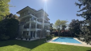Acarkent'te Koru içinde Havuzlu 7+2 Villa