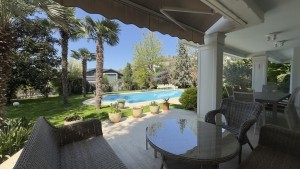 Acarkent'te Koru içinde Havuzlu 7+2 Villa